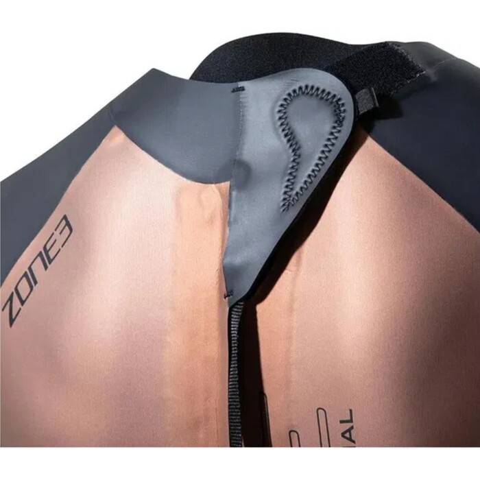 2024 ZONE3 Hombres Traje De Neopreno Trmico gil - Black / Gold & Zone3 Mochila Reciclada Con 2 Luces LED 28L Boya De Seguridad